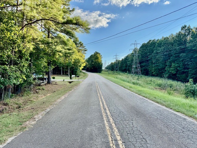 704 Forest Hill Dr-9