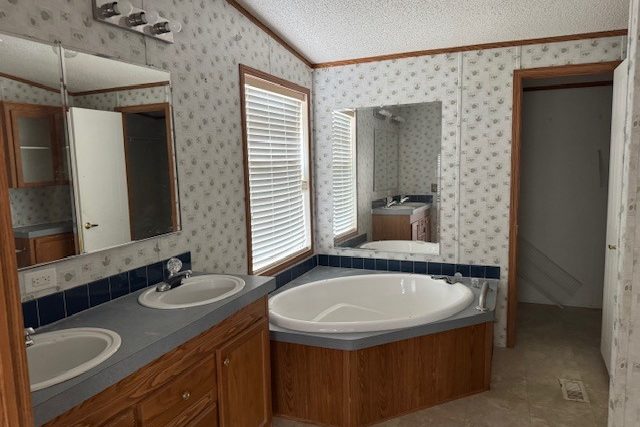 228 Vernon Dr-11