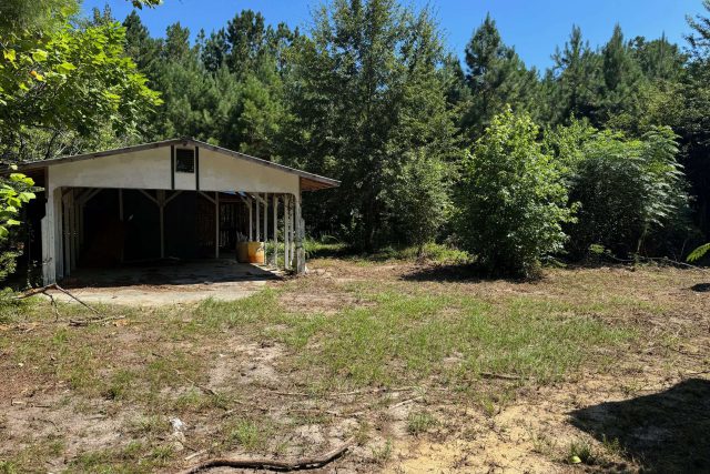 351 Camelot Dr-2