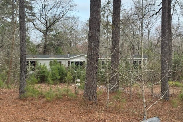 698 E Blackcreek Rd-2